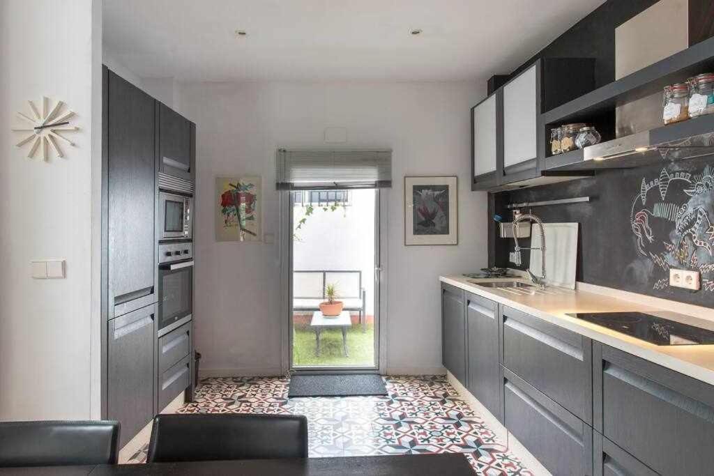 Lujoso Apartamento Con Patio En Triana Sevilla מראה חיצוני תמונה